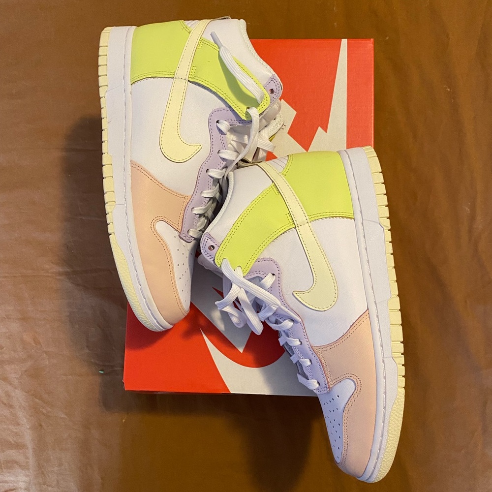 Nike Womens Nike Dunk High
